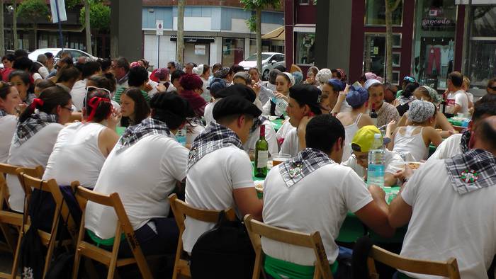 Dantza taldeak taldeak izan  164 1496056257348