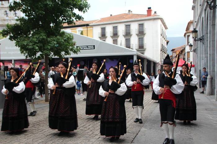 Folk doinuak eta marmitako t 14 1504428643672