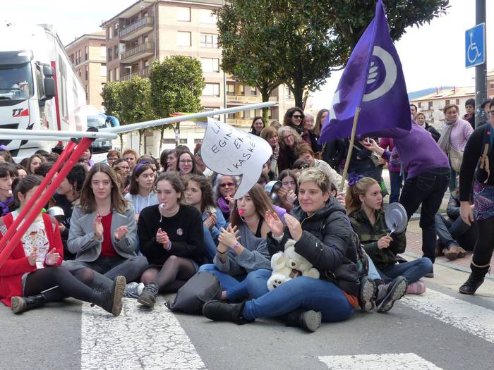 Greba feministaren goizeko t 73 1520512426404