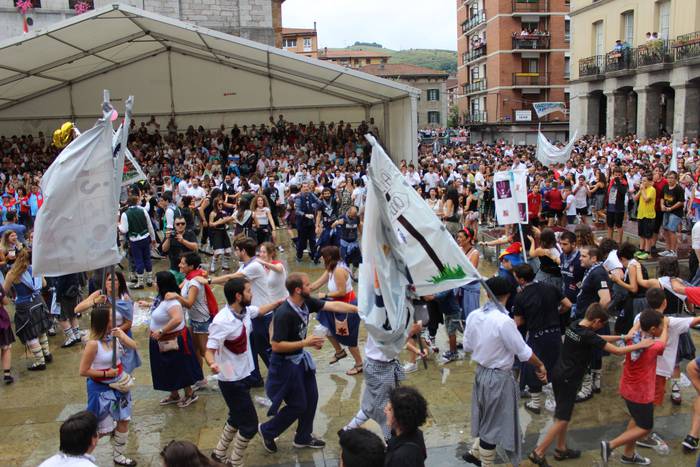 Suziria piztuta lehertu da j 22 1502792799533