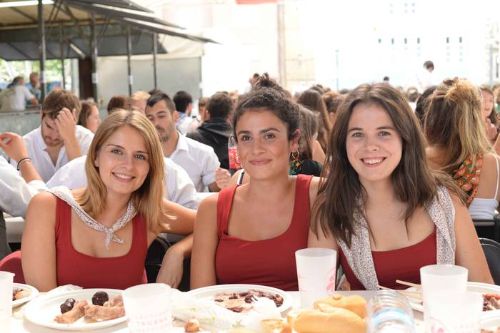 Aldai plaza txiki geratu da  32 1503893922532