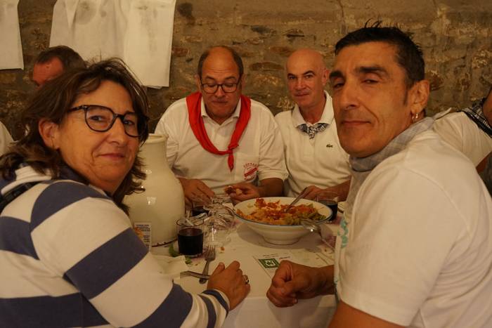 Ehunka kofrade bildu dira el 27 1756714017794