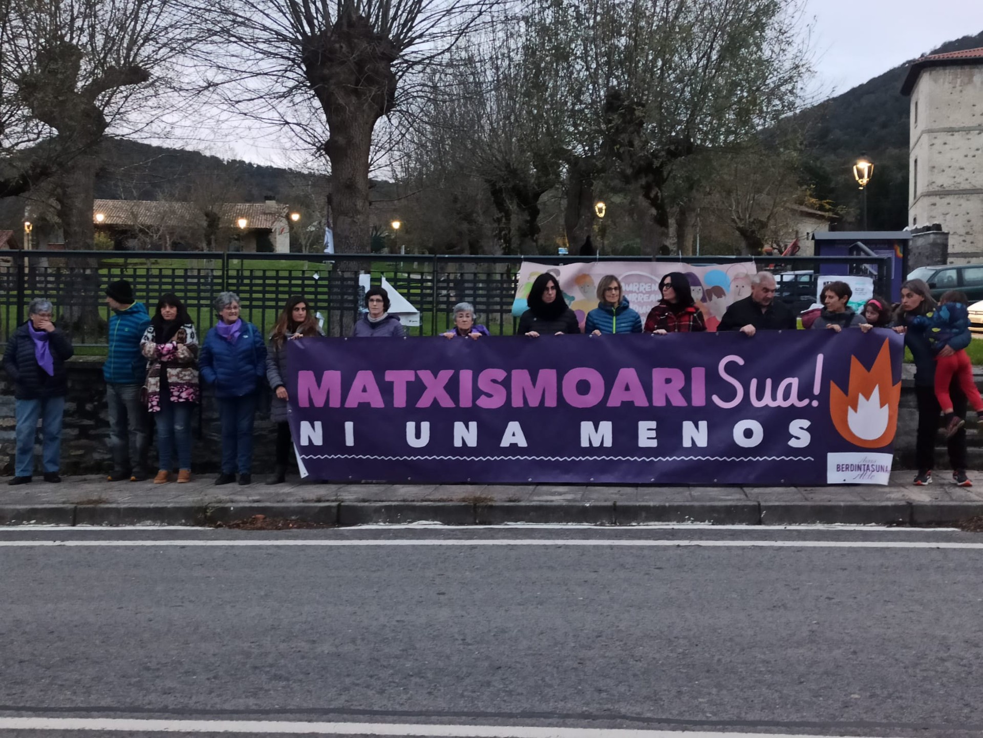 Lizarrako gizonezko batek bere semea hil izana indarkeria matxista dela salatu dute Aiaran