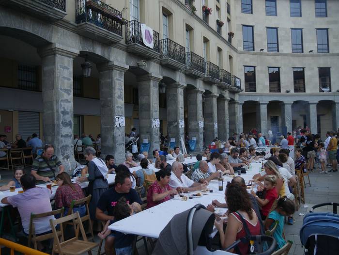 Arabako Herri kirolen txapel 85 1661625342618