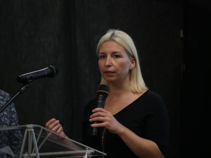 Eletik alera, Europako hizku 55 1759330608209