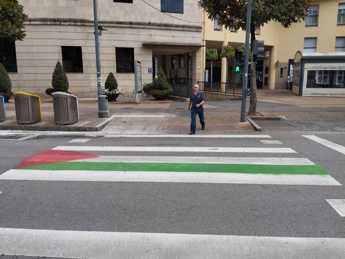 Palestinako lau ikur margotu 1 1757597171385