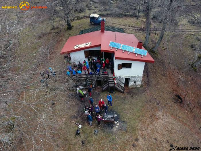 Aldapan gora agurtu dute Men 9 1514875700615