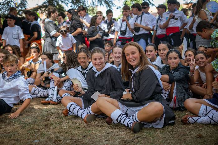 Amurrioko Kuadrillek ate jok 11 1755001057489