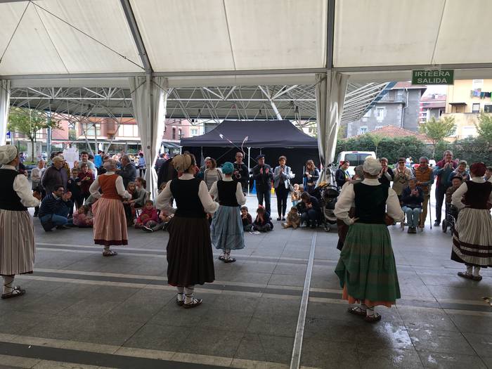 Errefuxiatuen aldeko jaia