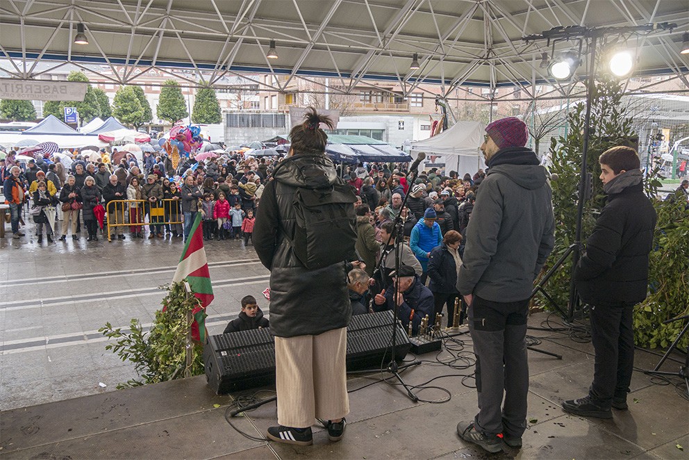 Laudio: Tunela abiapuntu, bertsoa R-Gai