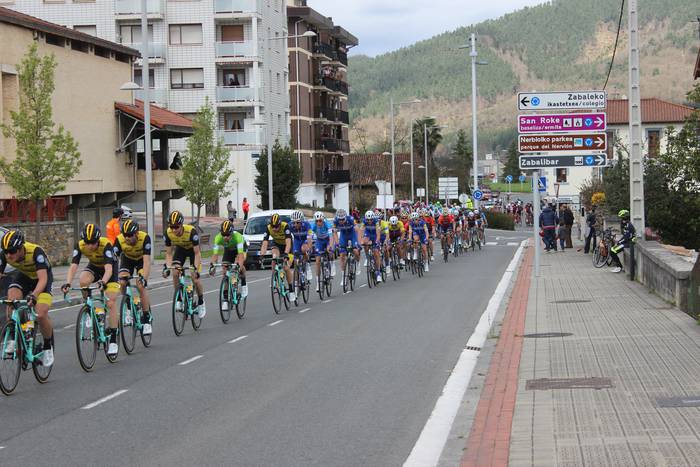 Euskal Herriko itzuliak esku 27 1522849111300