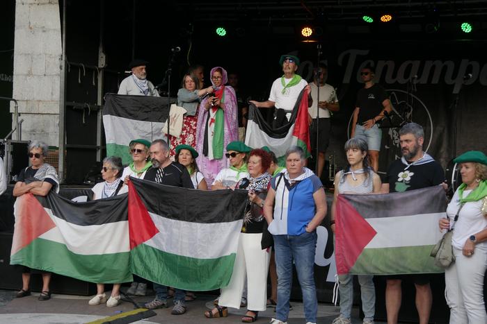 Palestinaren aldeko burrunba 1 1757102540238