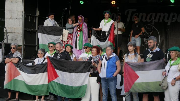 Palestinaren aldeko burrunba entzun da Aiaraldeko hamaika txokotan
