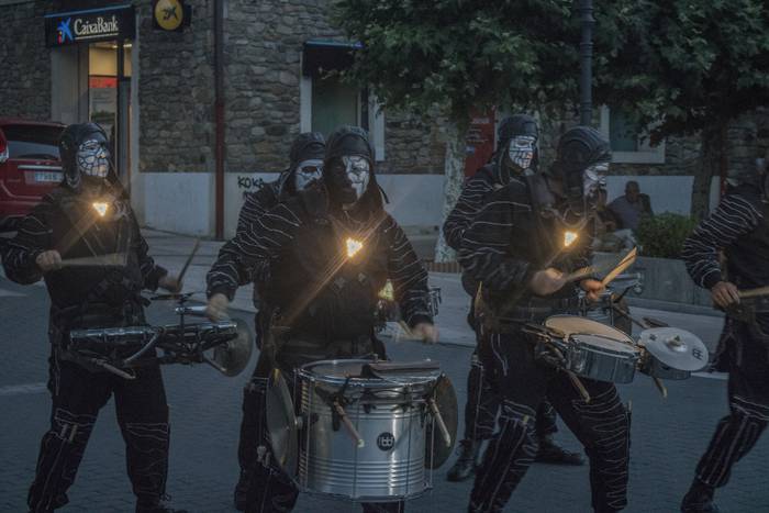 Deabru Beltzak taldeak gaua  3 1501491733322