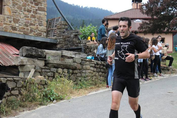 Auzoko mendiak zeharkatu zit 90 1498471500336