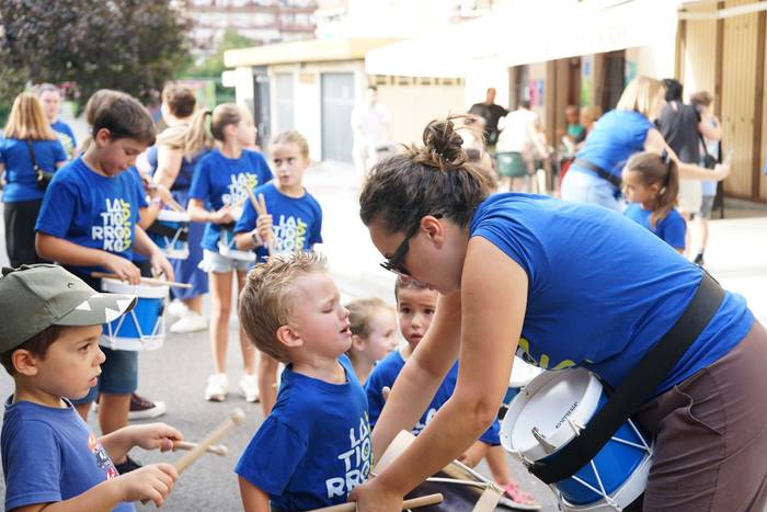 Danbor, buruhandi, dantza et 12 1758311886770