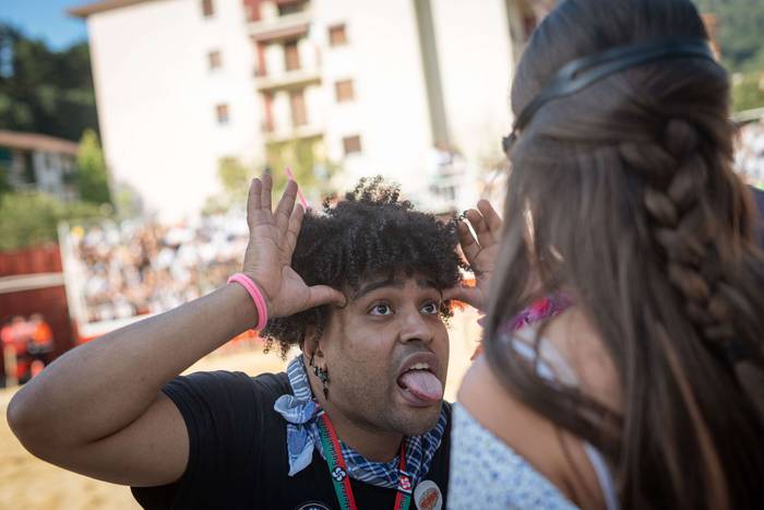 Zezen plaza lepo Muturreko H 46 1756414659152