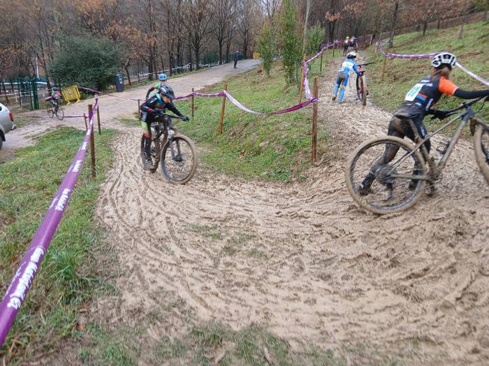 Zirkuitu gogorra izan zuten  64 1768228125259