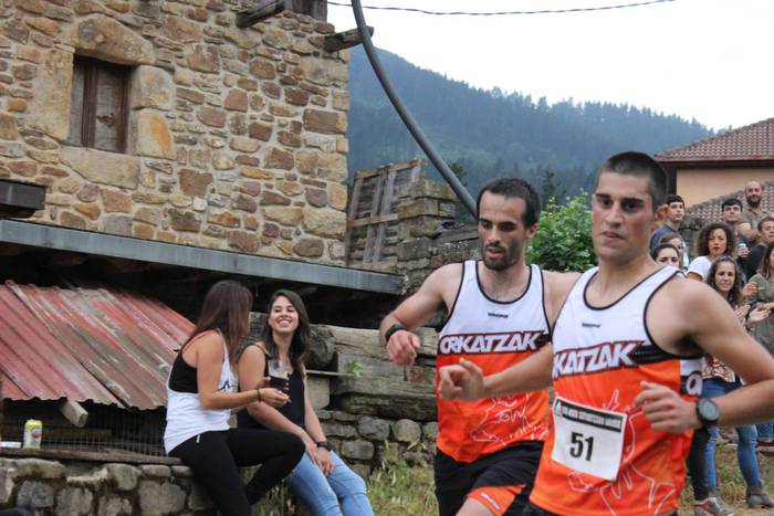 Auzoko mendiak zeharkatu zit 64 1498471227791