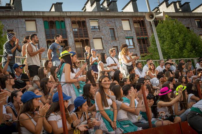 Zezen plaza lepo Muturreko H 57 1756414700071