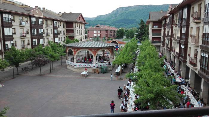 Jendetza eta giro ona nagusi 99 1494849754079