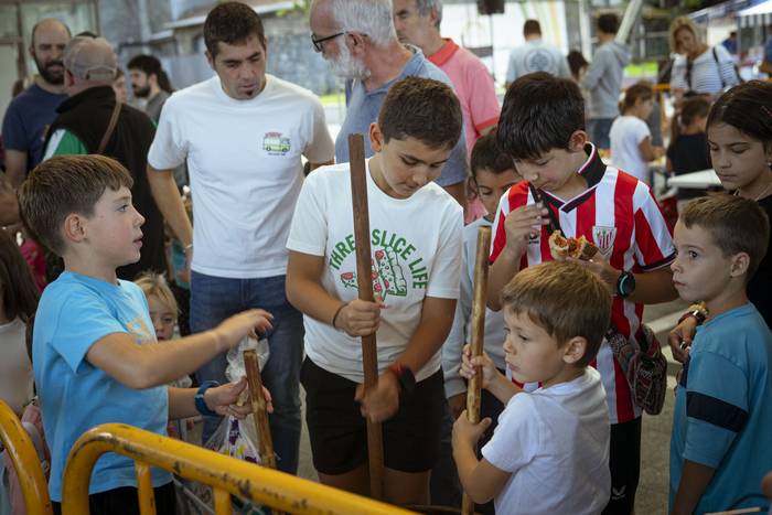 Sagarraren tradizioa plazara 2 1759588473954