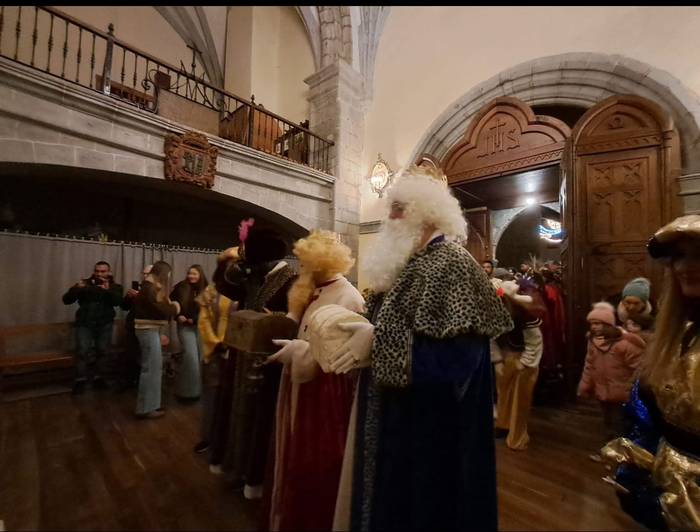 Hiru Errege Magoek ilusioz b 75 1767729384818