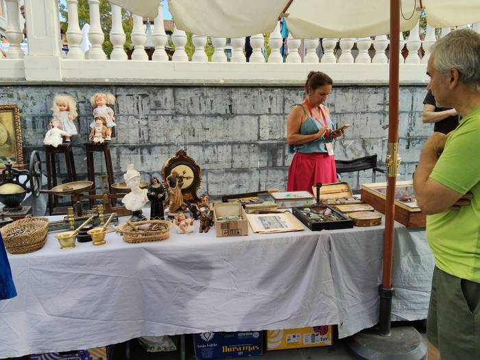 Antzinako objektuz eta bildu 62 1758390968187