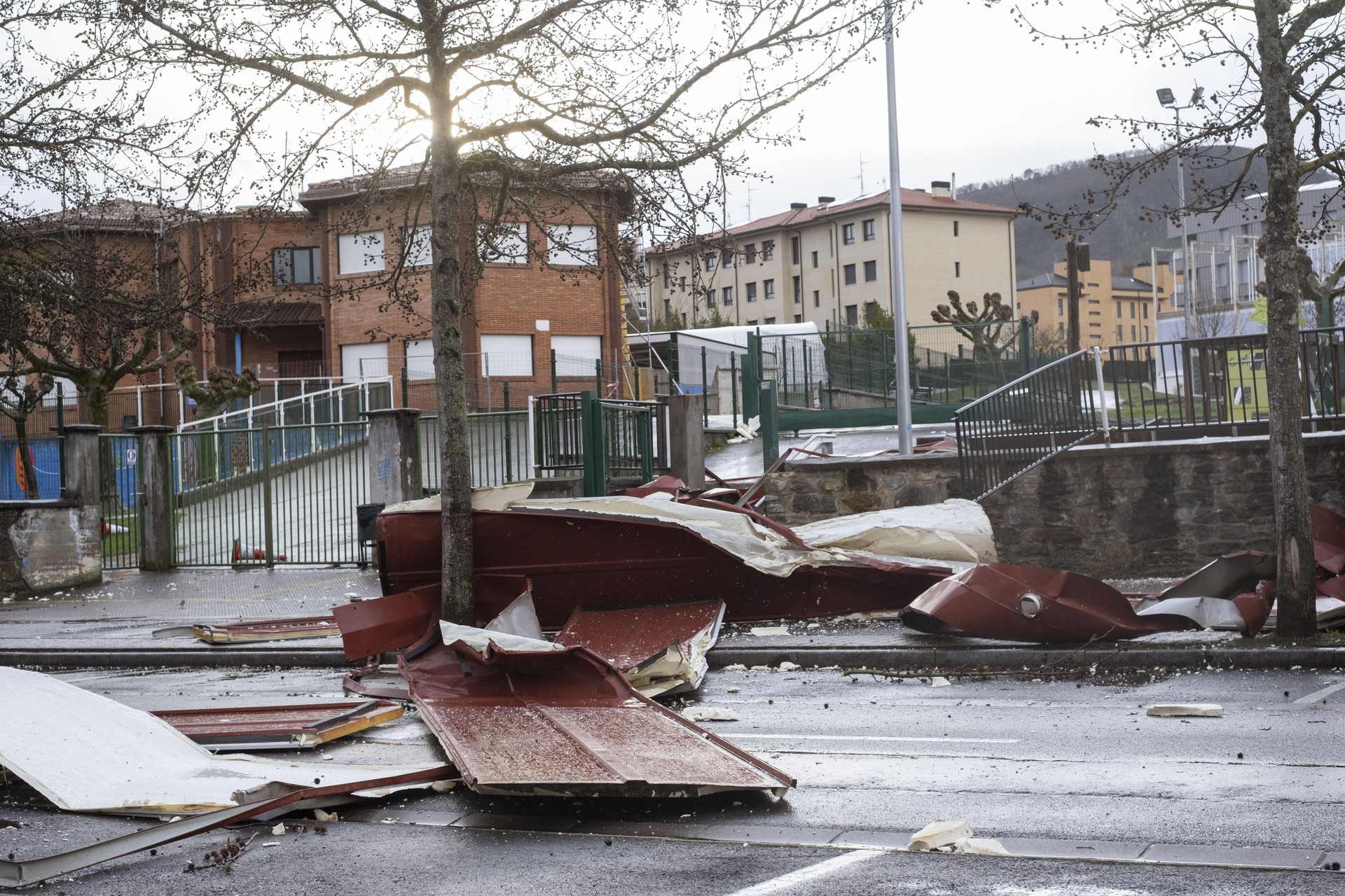 Asteazkenean itzuliko dira ikasleak Mendiko Eskolara, segurtasuna bermatuta
