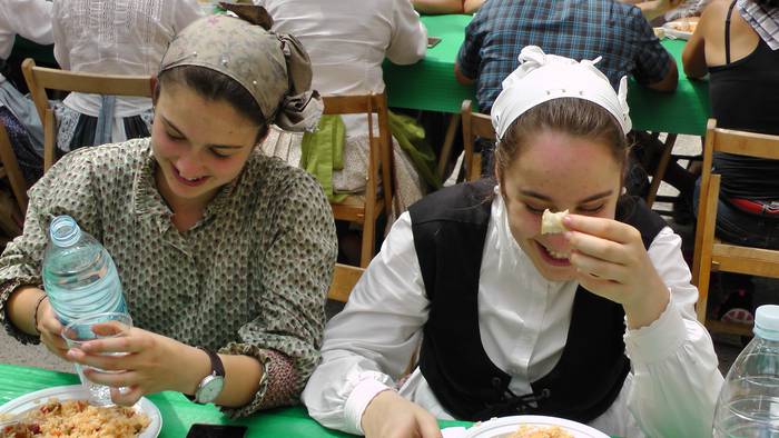 Dantza taldeak taldeak izan  124 1496054885810