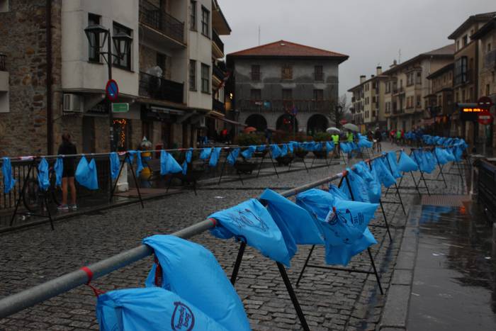 350 lagunetik gora batu dira 1 1514736738806