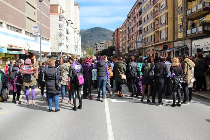 Greba feministaren goizeko t 30 1520512112990