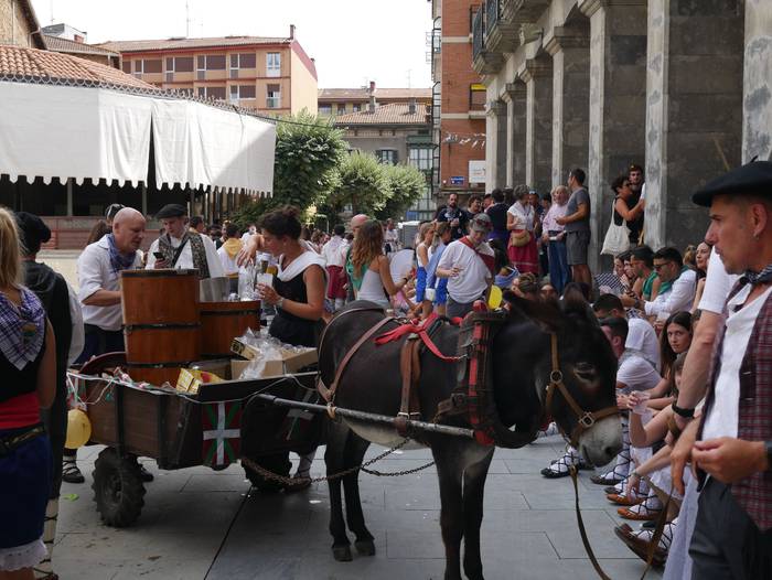 Ehunka lagun bildu dira Bera 156 1661378003366