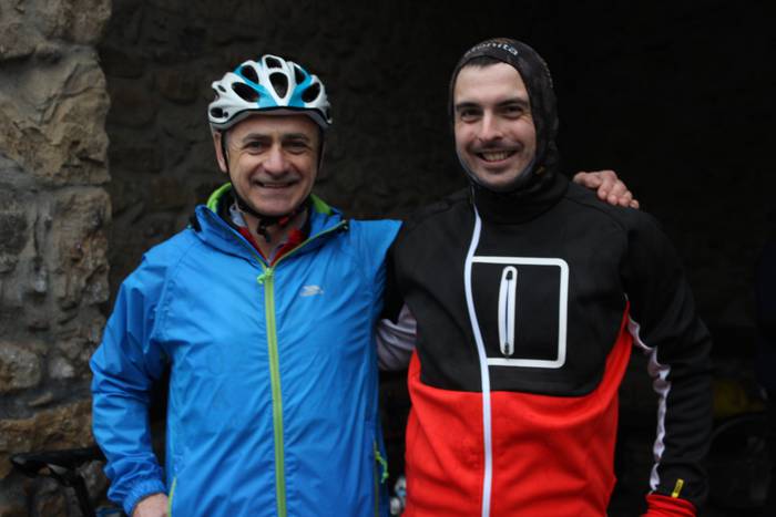 350 lagunetik gora batu dira 14 1514737214767