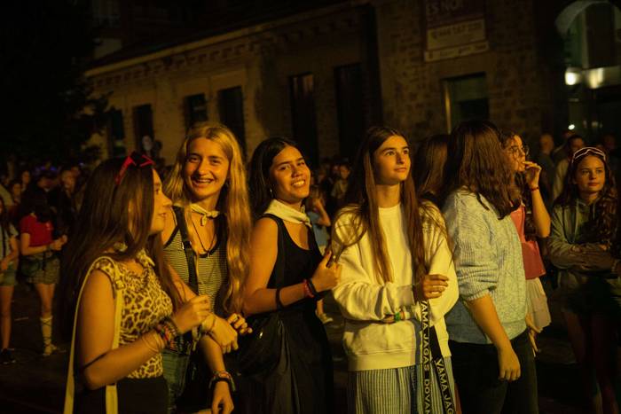 Su artifizial eta musika art 7 1755471980942