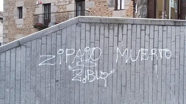 Ertzaintzaren aurka agertutako pintaketek eragile ugariren gaitzespena eragin dute