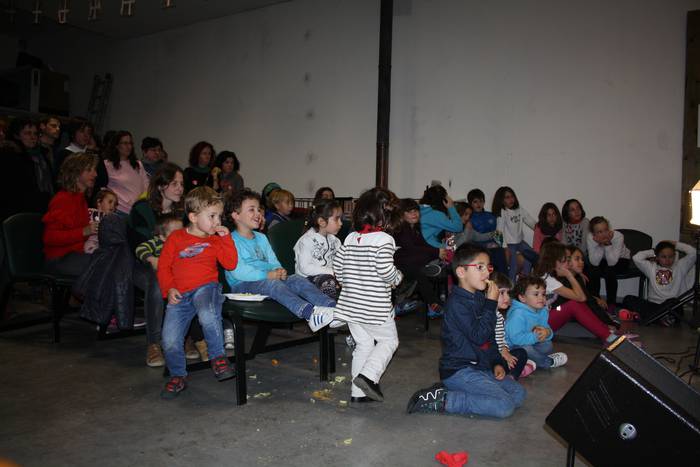 Aiaran ere armairutik atera  53 1511253068564