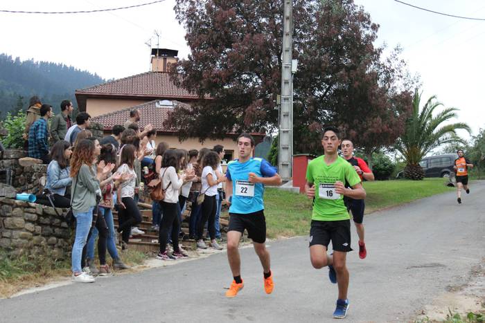 Auzoko mendiak zeharkatu zit 71 1498471302708