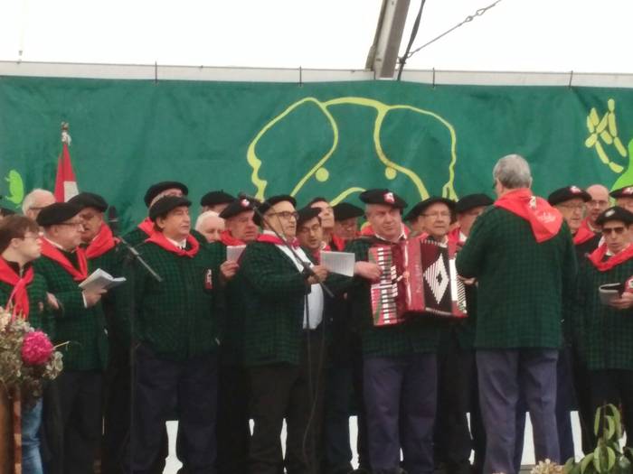 Baserria herrigunera jaitsi  24 1517785444458