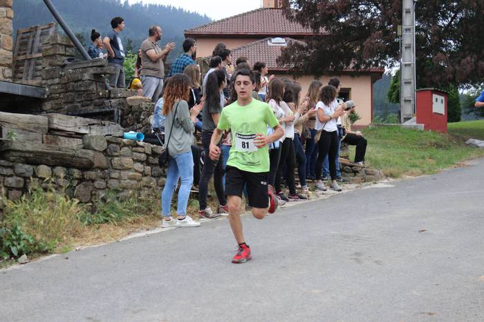 Auzoko mendiak zeharkatu zit 104 1498471647505