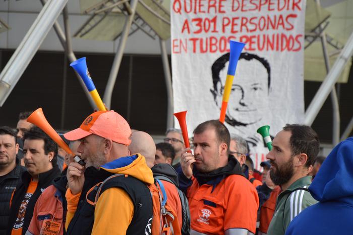 Tubos Reunidoseko langileek  7 1772617397811