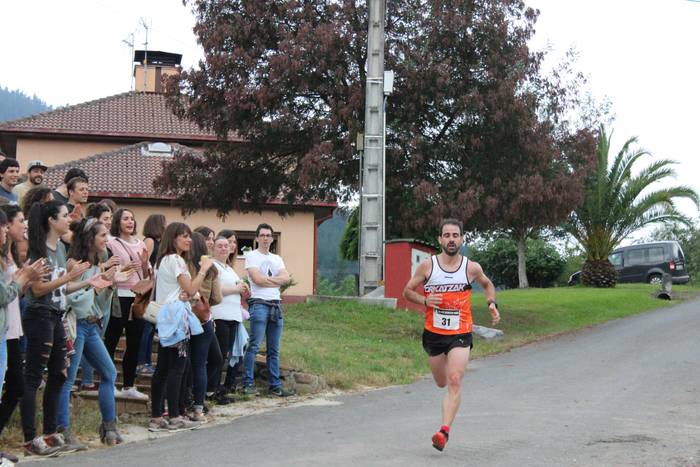 Auzoko mendiak zeharkatu zit 49 1498471065519