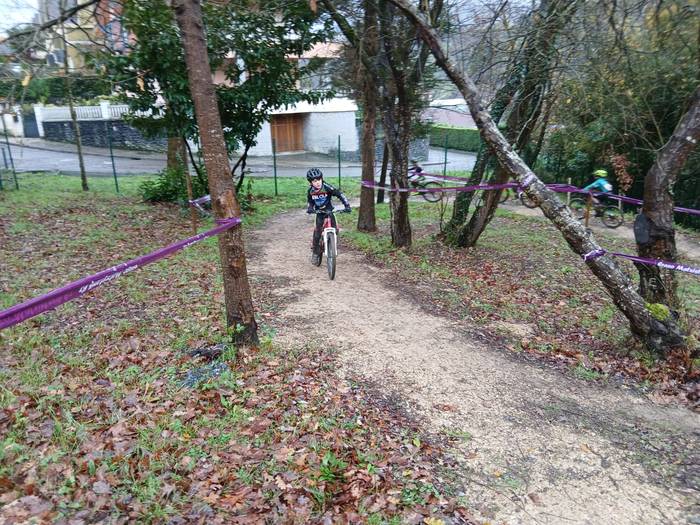 Zirkuitu gogorra izan zuten  52 1768228108693