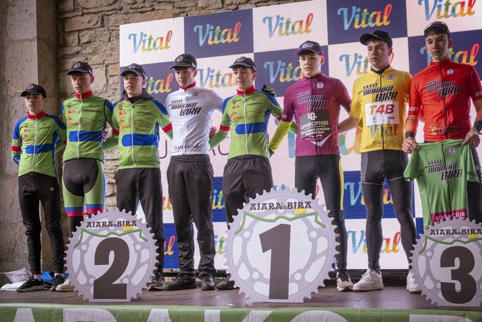 Artziniegako kale estuetan l 40 1773517312686