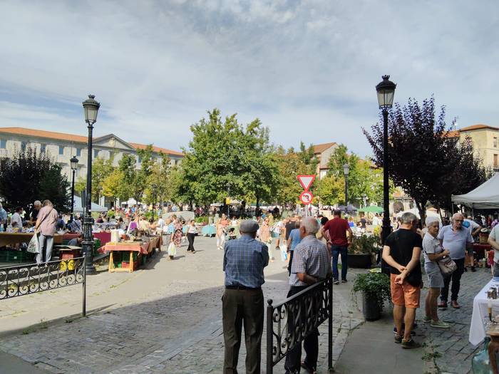 Antzinako objektuz eta bildu 84 1758391020196