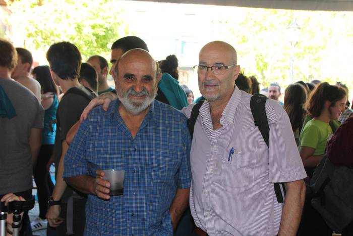 Gazte ugari batu zituen Inde 2 1508073752202