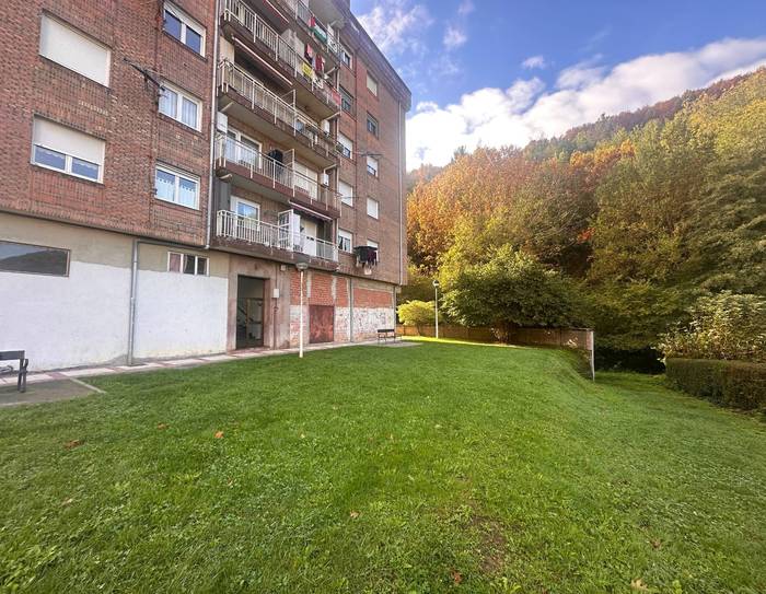 Landaluze 27an dagoen lokala herritarrak ezagutu dezaten, Udalak bisita bat antolatu du