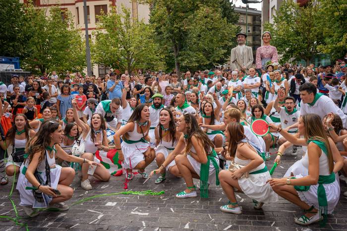 Lehertu da festa-giroa Amurr 72 1755025749811