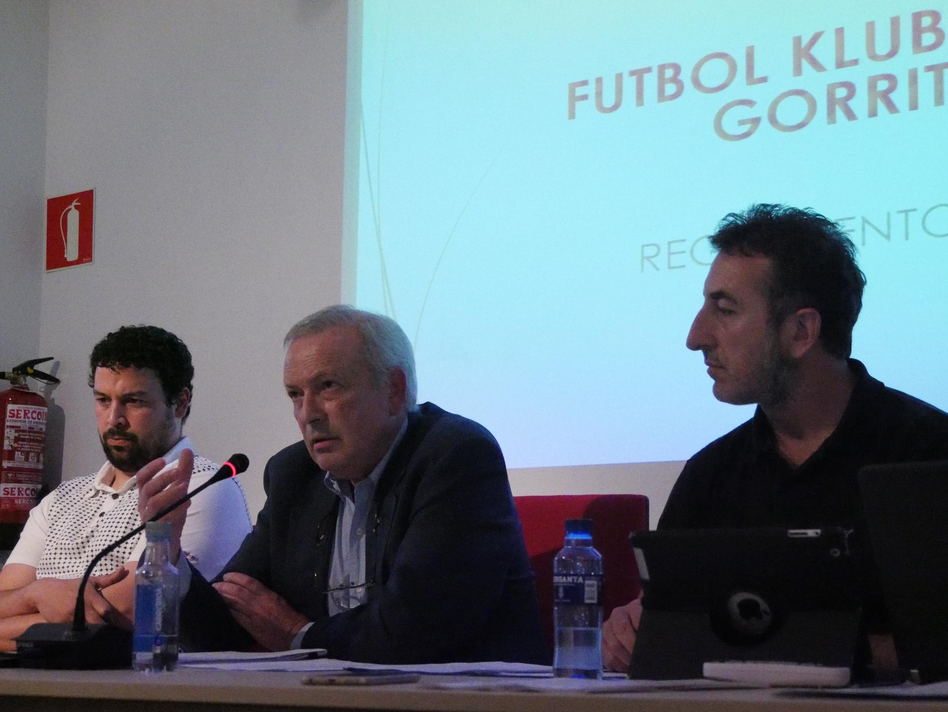 Futbol talde berria aurkeztu dute: Laudio Gorritazuri Kluba 