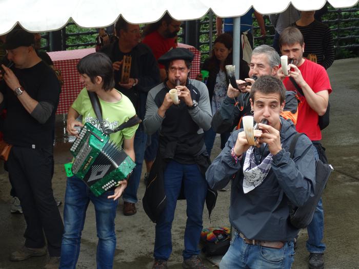 Alboken doinuek bete zuten L 26 1496648448628